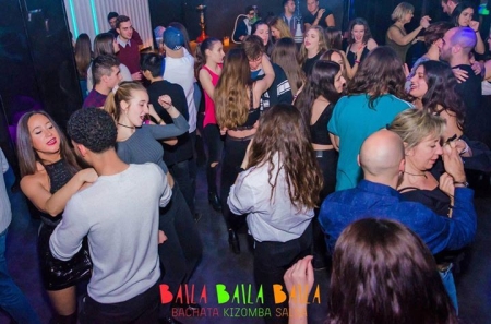 Aprende a bailar bachata y kizomba en Navia Restaurante, Barcelona 