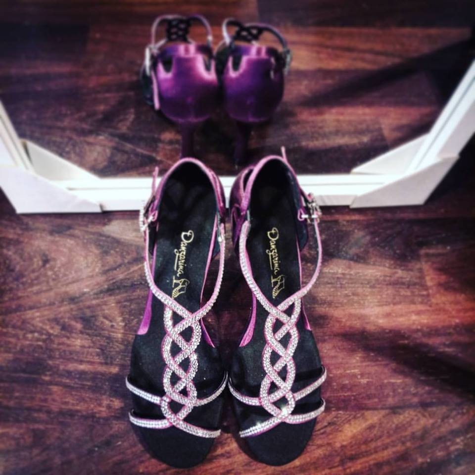zapatos para mujer en danzarina barcelona. modelo violeta.